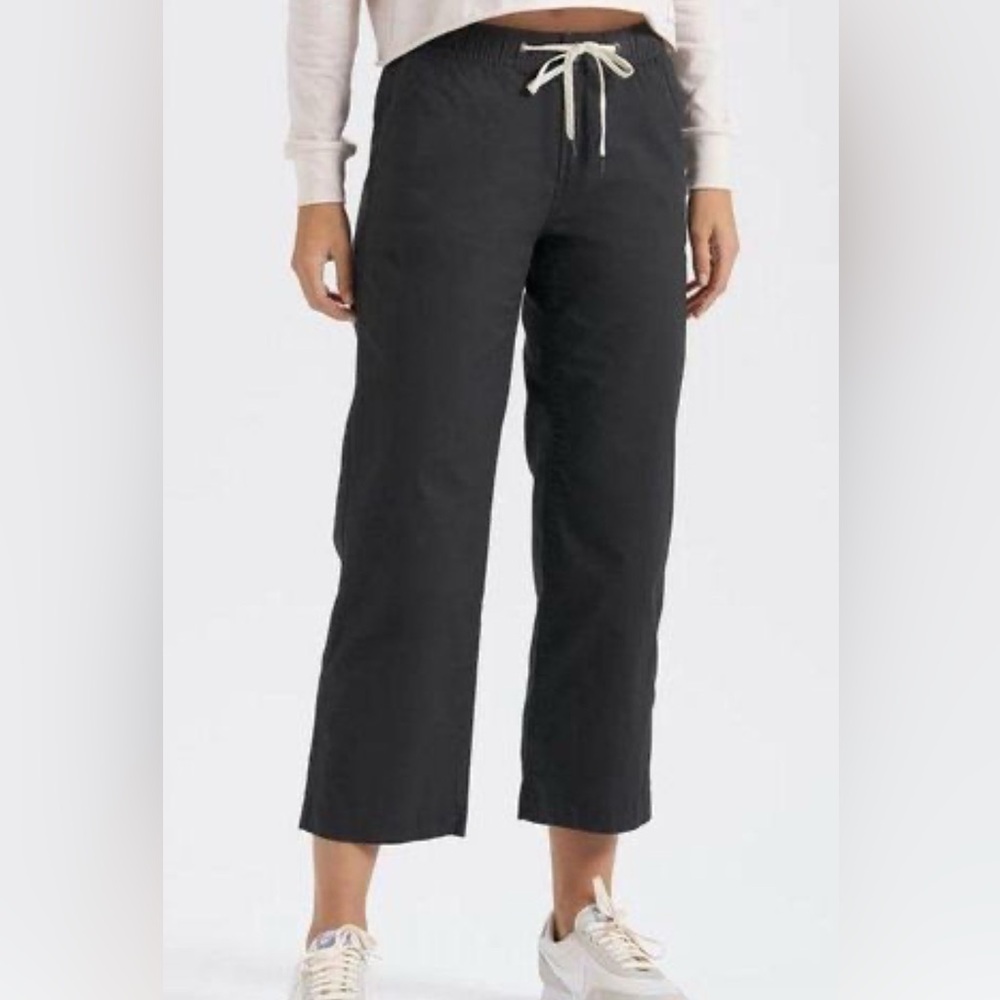 Vuori wide leg ripstop cropped pants charcoal M GUC
